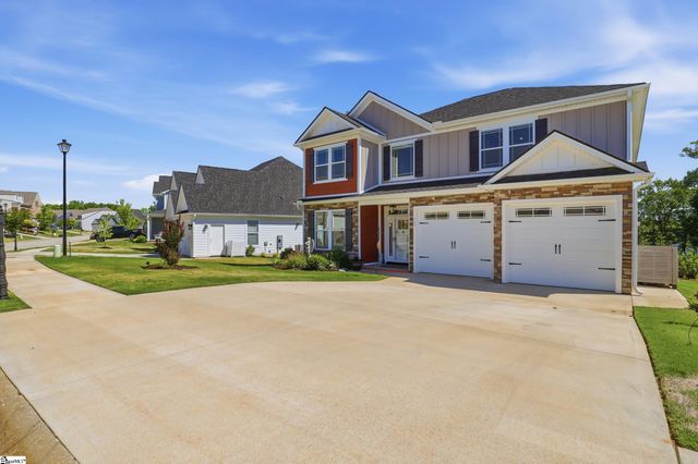 140 Double Crest Drive, Taylors, SC 29687
