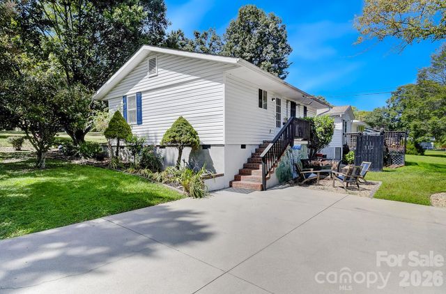 312 Jack Street, Hendersonville, NC 28792