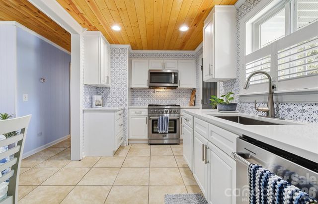 312 Jack Street, Hendersonville, NC 28792