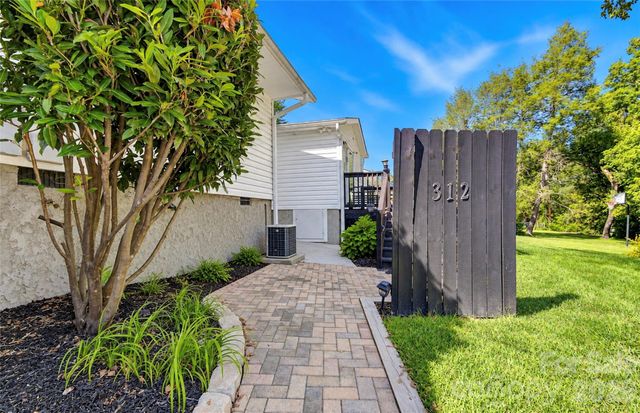312 Jack Street, Hendersonville, NC 28792
