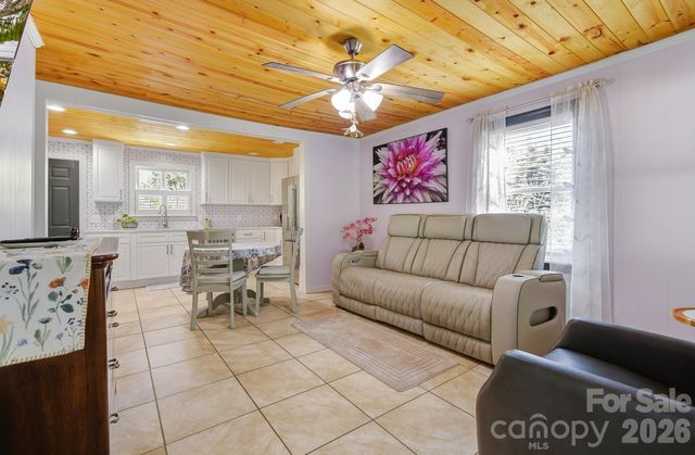 312 Jack Street, Hendersonville, NC 28792