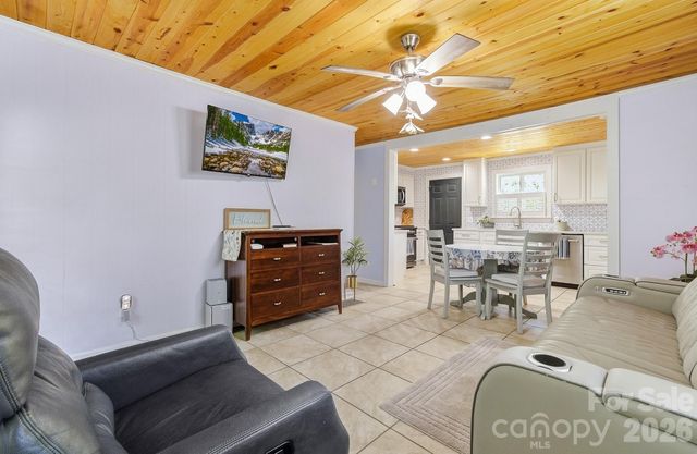 312 Jack Street, Hendersonville, NC 28792