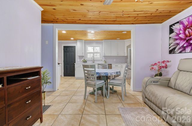 312 Jack Street, Hendersonville, NC 28792