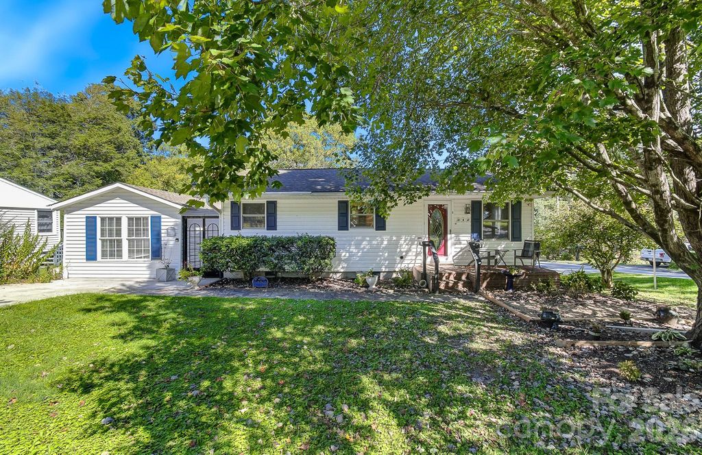 312 Jack Street, Hendersonville, NC 28792