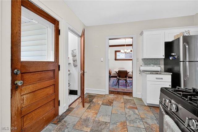 2263 Warren Road, Lakewood, OH 44107