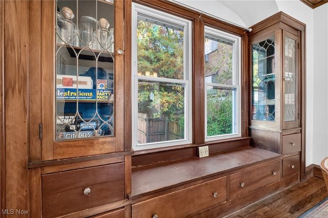 2263 Warren Road, Lakewood, OH 44107