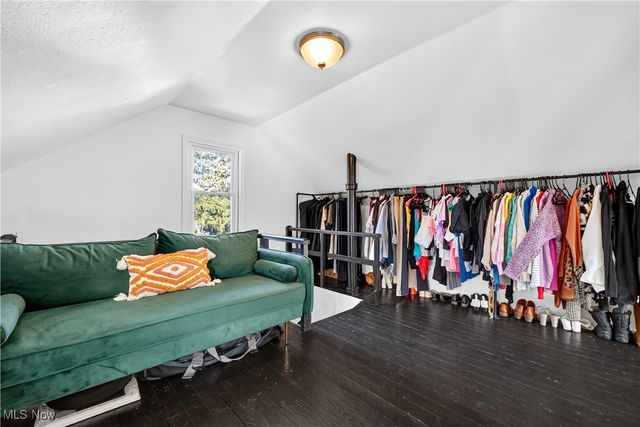 2263 Warren Road, Lakewood, OH 44107