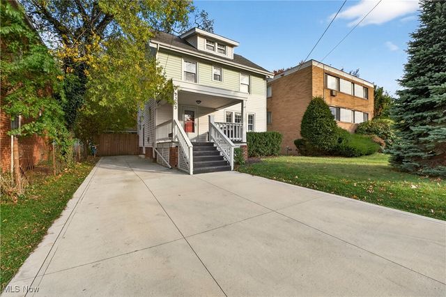 2263 Warren Road, Lakewood, OH 44107