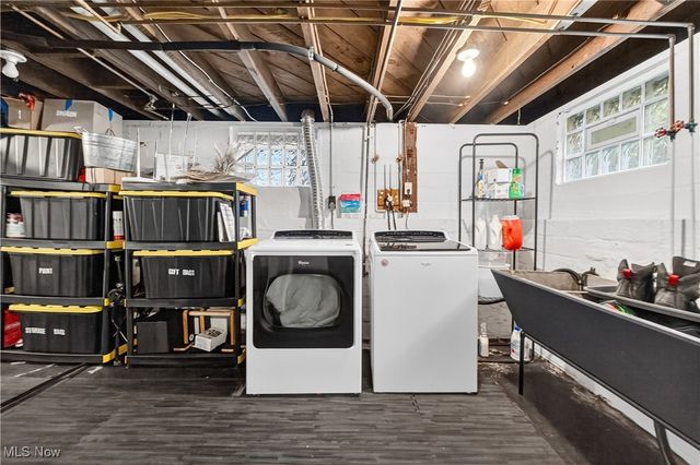 2263 Warren Road, Lakewood, OH 44107