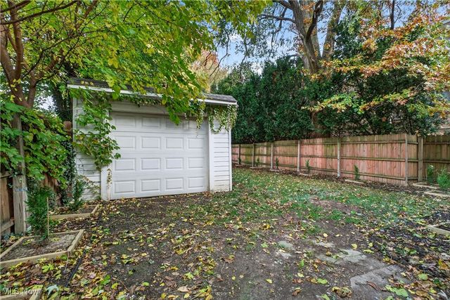 2263 Warren Road, Lakewood, OH 44107