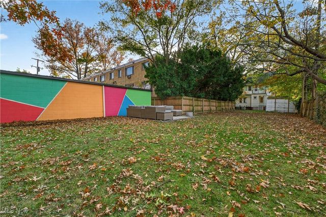 2263 Warren Road, Lakewood, OH 44107