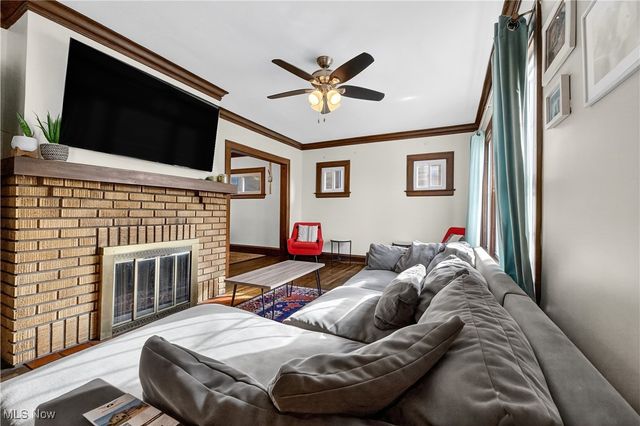 2263 Warren Road, Lakewood, OH 44107