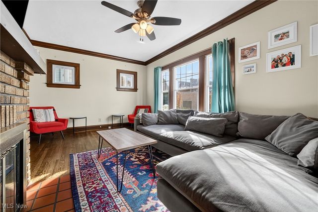 2263 Warren Road, Lakewood, OH 44107