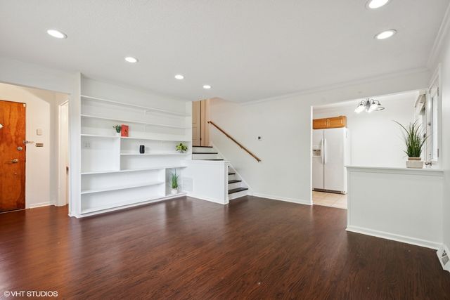2208 Foster Street A, Evanston, IL 60201