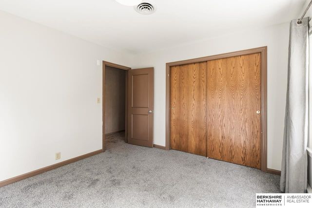 1802 S 76th Avenue, Omaha, NE 68124
