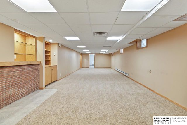 1802 S 76th Avenue, Omaha, NE 68124