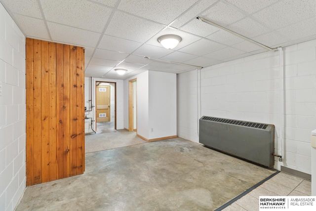 1802 S 76th Avenue, Omaha, NE 68124