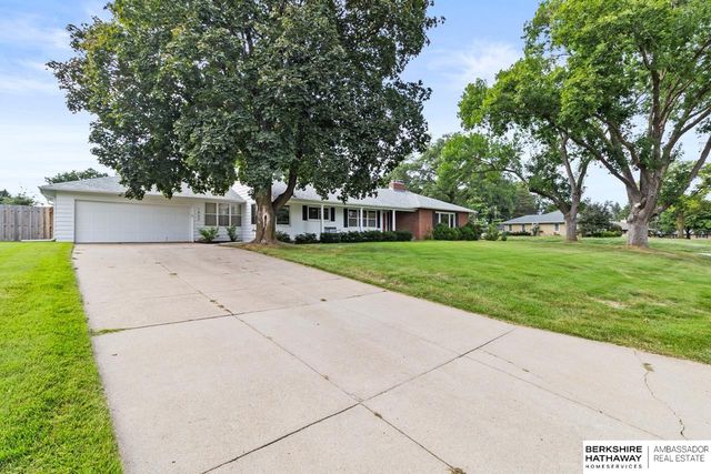 1802 S 76th Avenue, Omaha, NE 68124