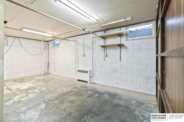 1802 S 76th Avenue, Omaha, NE 68124