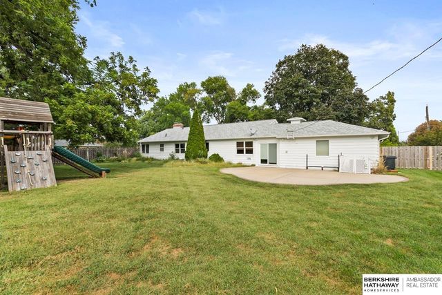 1802 S 76th Avenue, Omaha, NE 68124