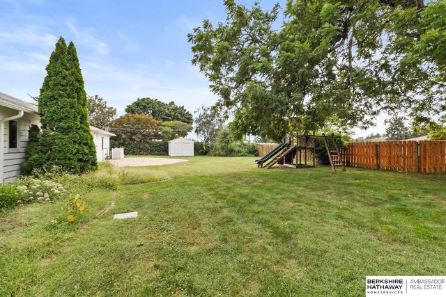 1802 S 76th Avenue, Omaha, NE 68124