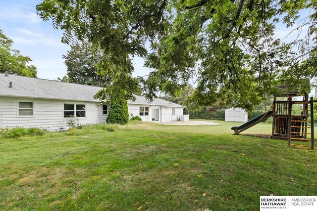 1802 S 76th Avenue, Omaha, NE 68124