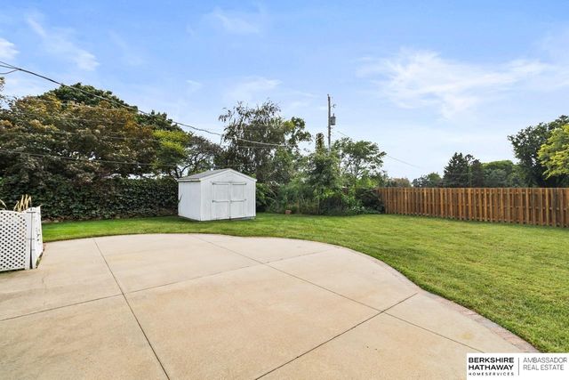 1802 S 76th Avenue, Omaha, NE 68124