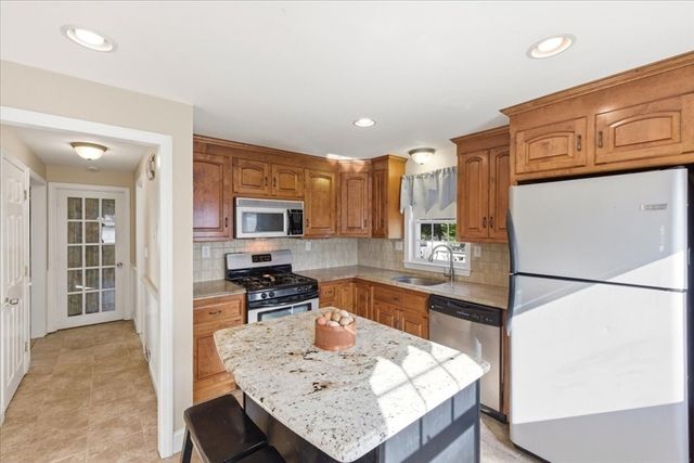 7 David Drive, Blackstone, MA 01504