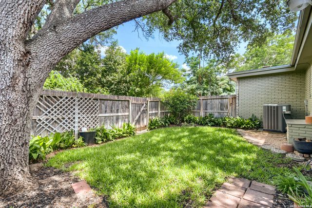 11009 Whisper Valley Street, San Antonio, TX 78230