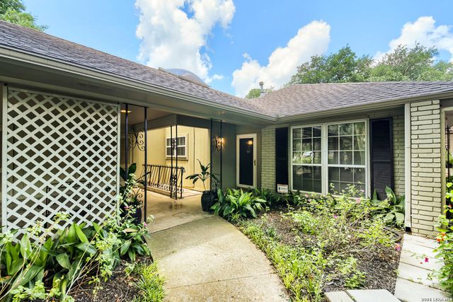 11009 Whisper Valley Street, San Antonio, TX 78230