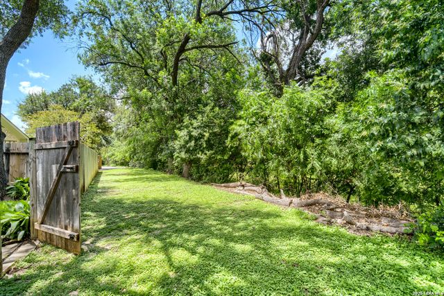 11009 Whisper Valley Street, San Antonio, TX 78230