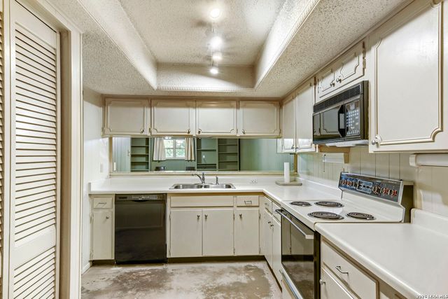 11009 Whisper Valley Street, San Antonio, TX 78230