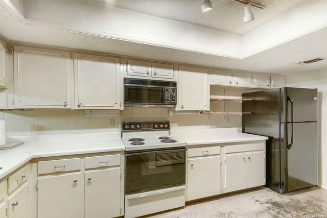 11009 Whisper Valley Street, San Antonio, TX 78230