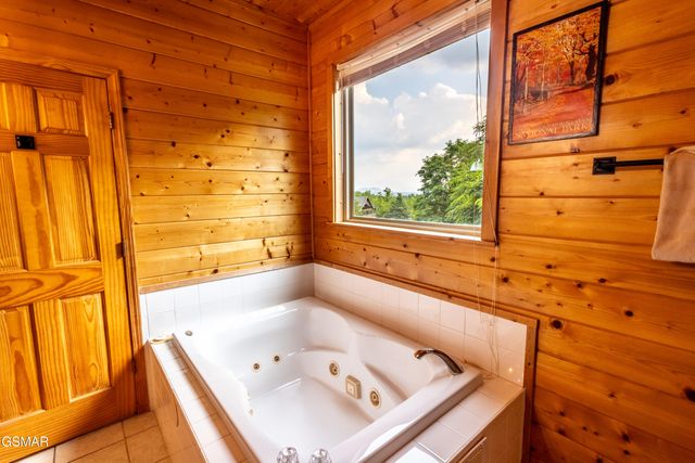 2031 Oakmont Drive, Sevierville, TN 37876