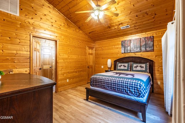 2031 Oakmont Drive, Sevierville, TN 37876