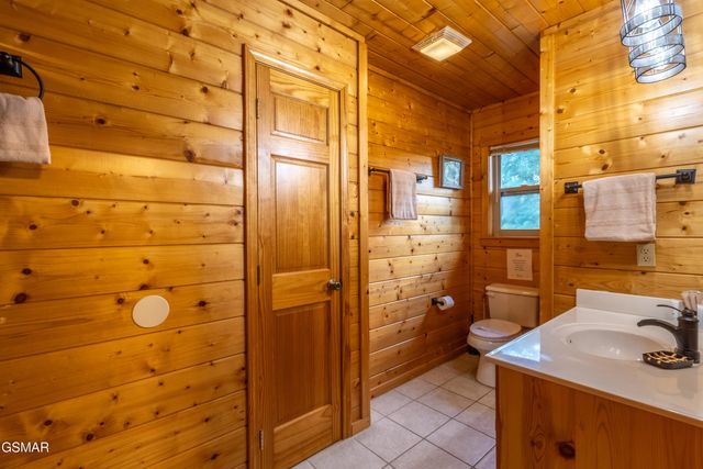 2031 Oakmont Drive, Sevierville, TN 37876