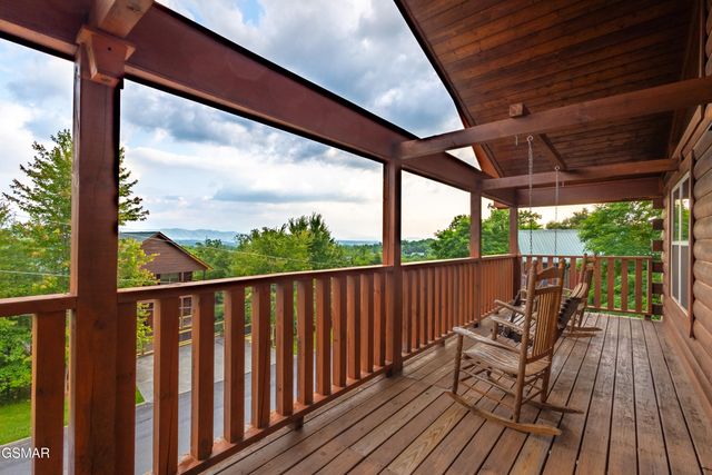 2031 Oakmont Drive, Sevierville, TN 37876