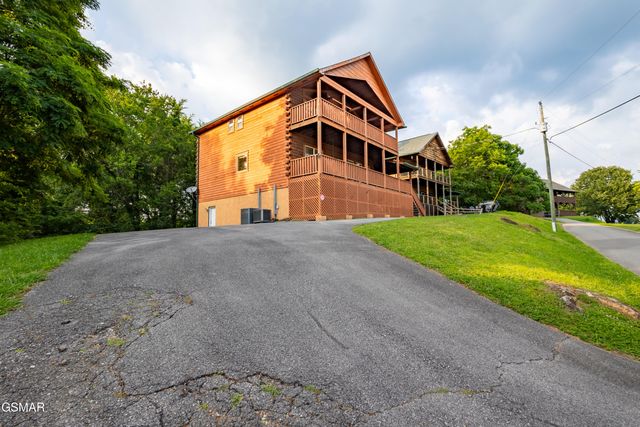 2031 Oakmont Drive, Sevierville, TN 37876