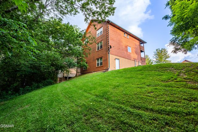 2031 Oakmont Drive, Sevierville, TN 37876