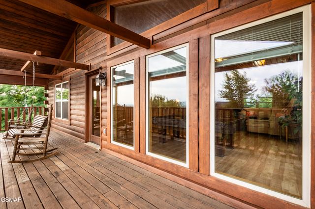 2031 Oakmont Drive, Sevierville, TN 37876