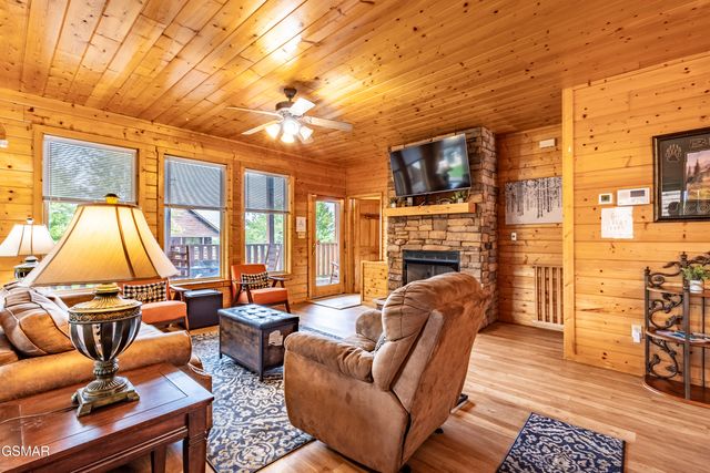 2031 Oakmont Drive, Sevierville, TN 37876