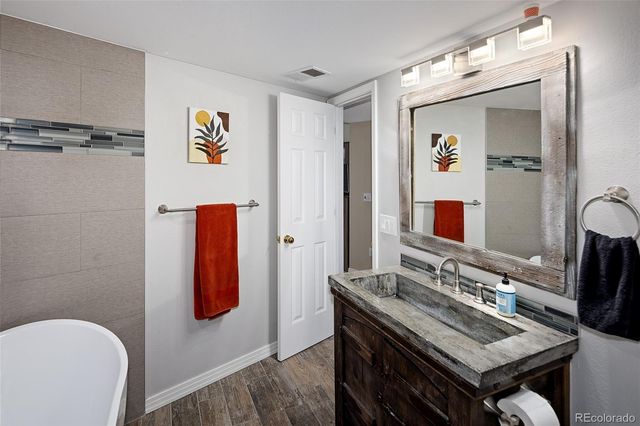 8666 Ainsdale Court, Lone Tree, CO 80124