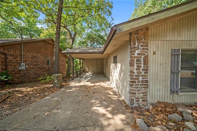 9 Bromwich Lane, Bella Vista, AR 72715