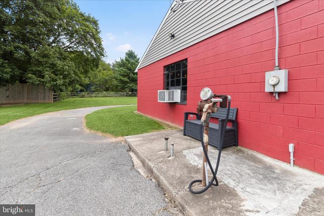 16645 FREDERICK RD, Mount Airy, MD 21771