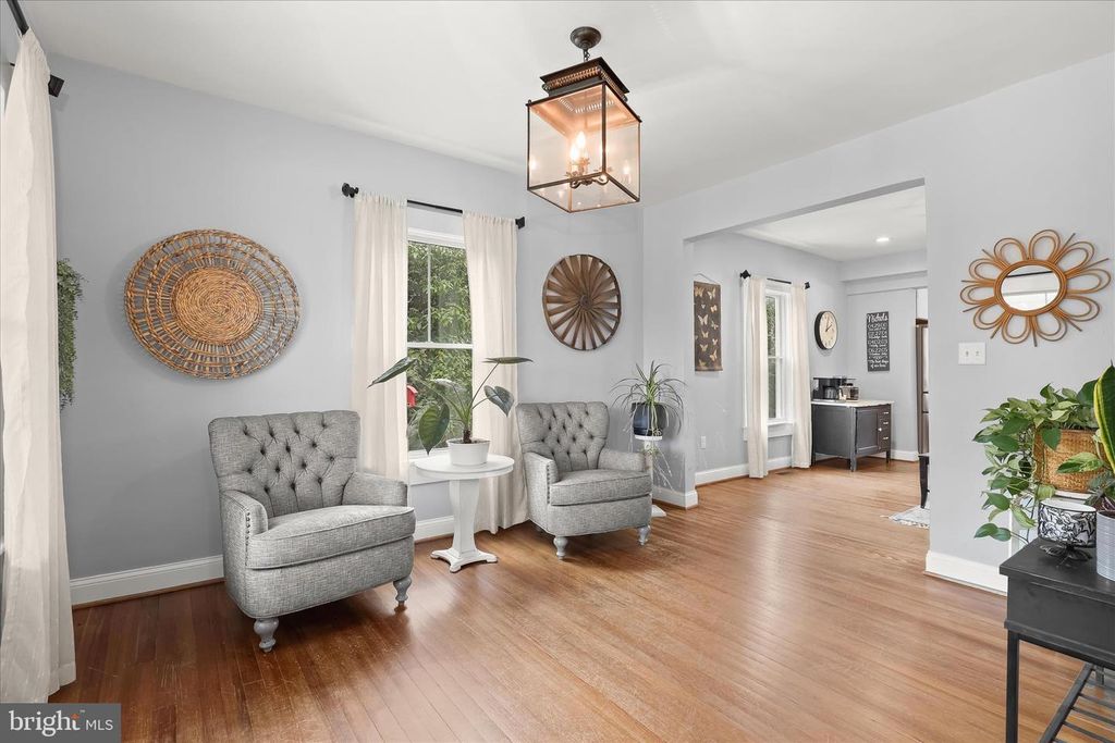 Image 12 of property listing at 16645 FREDERICK RD, Mount Airy, MD 21771