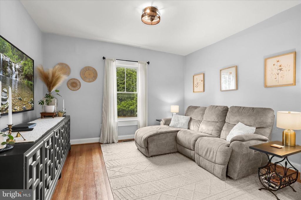 Image 14 of property listing at 16645 FREDERICK RD, Mount Airy, MD 21771