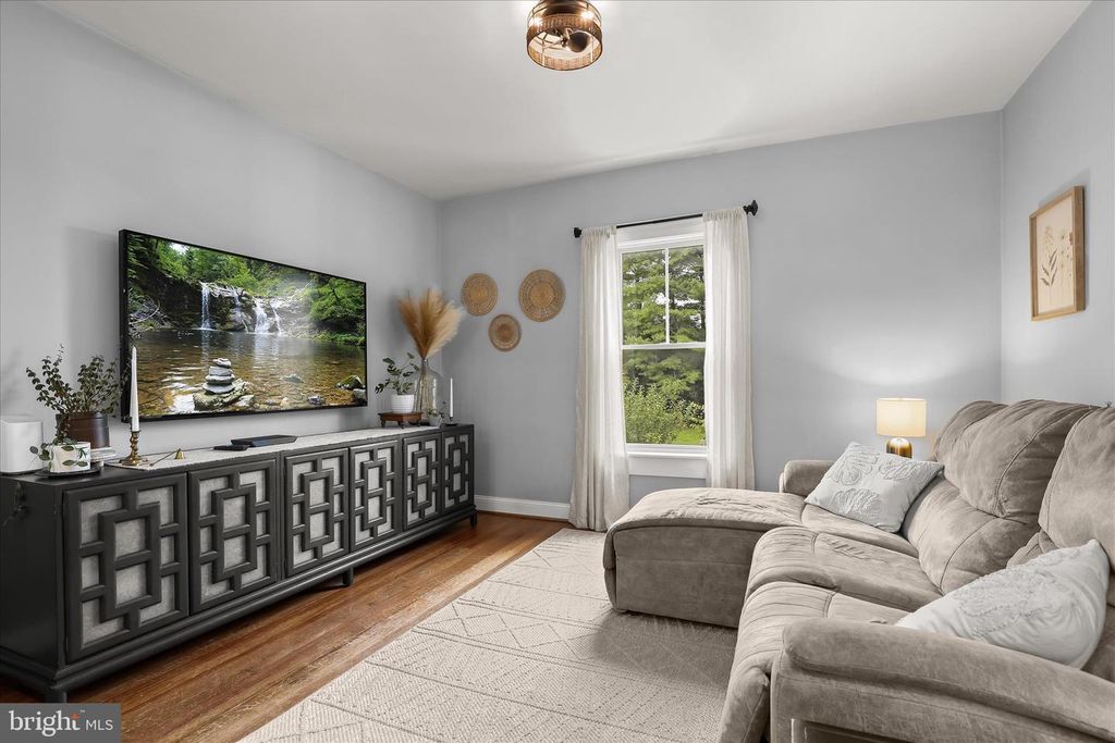 Image 15 of property listing at 16645 FREDERICK RD, Mount Airy, MD 21771