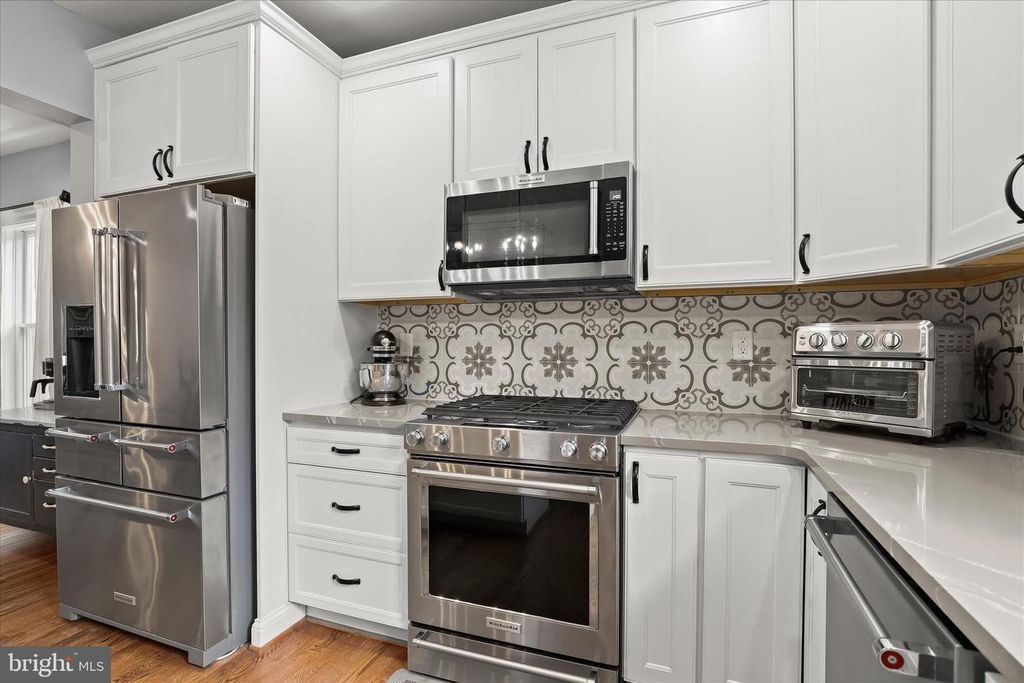 Image 18 of property listing at 16645 FREDERICK RD, Mount Airy, MD 21771