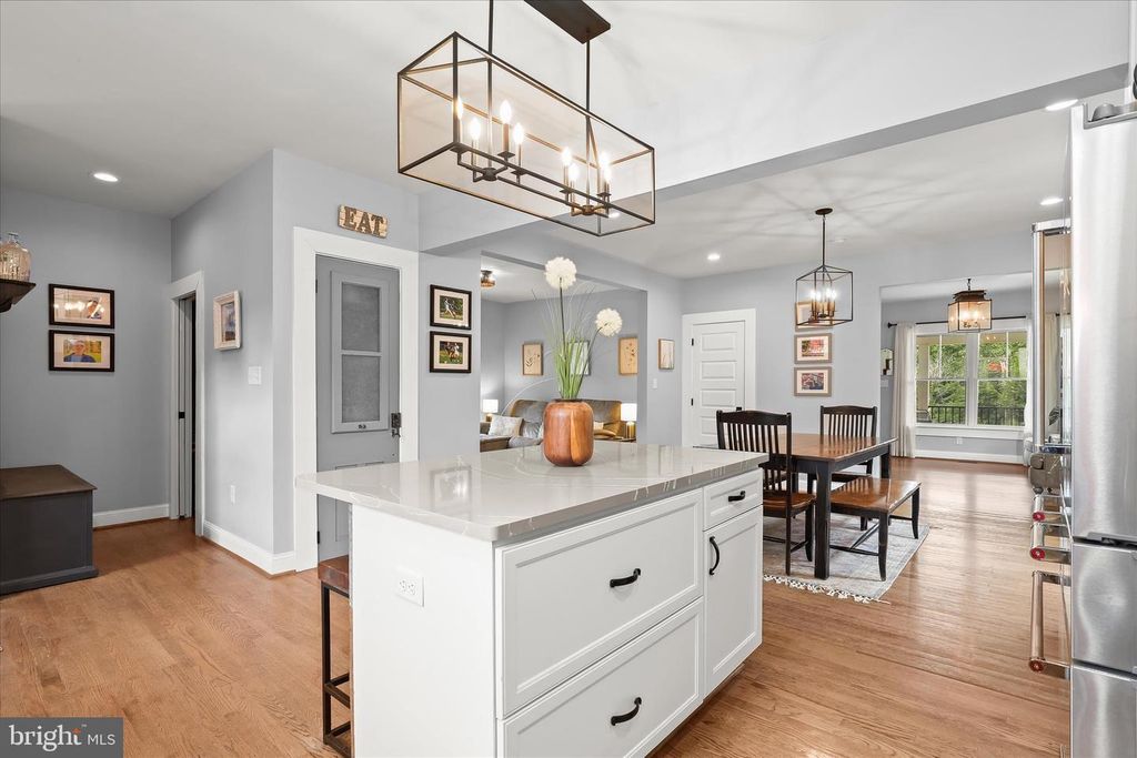 Image 19 of property listing at 16645 FREDERICK RD, Mount Airy, MD 21771