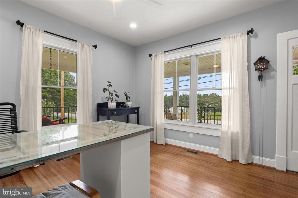 Image 22 of property listing at 16645 FREDERICK RD, Mount Airy, MD 21771